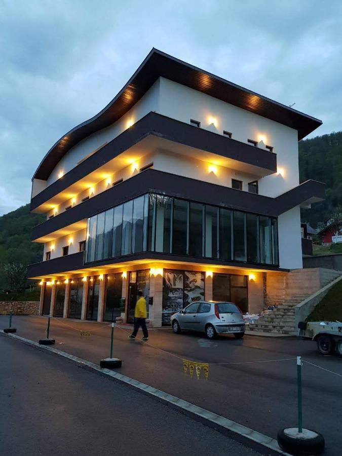 Hotel Lohovo Bihać Eksteriør billede