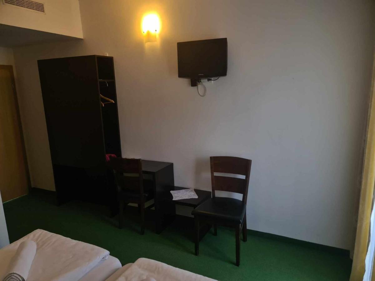 Hotel Lohovo Bihać Eksteriør billede