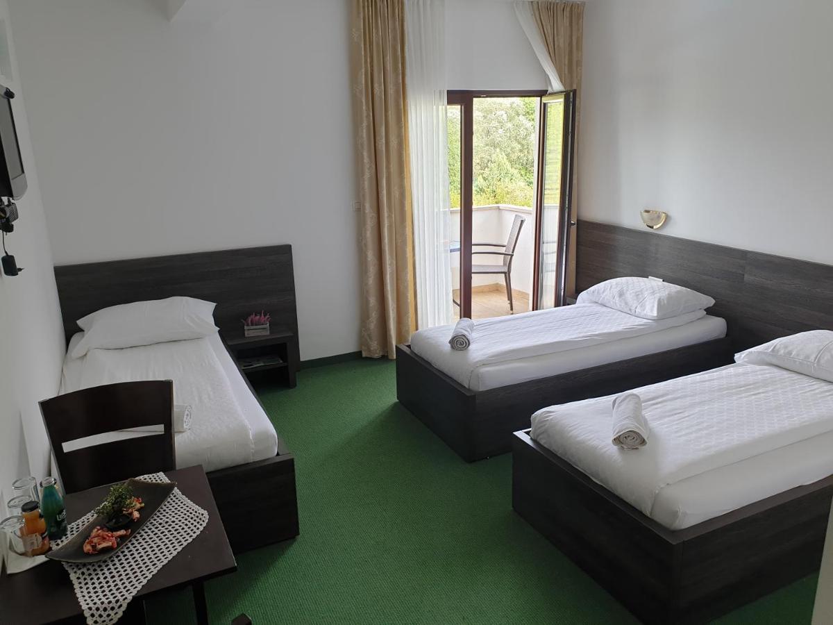 Hotel Lohovo Bihać Eksteriør billede