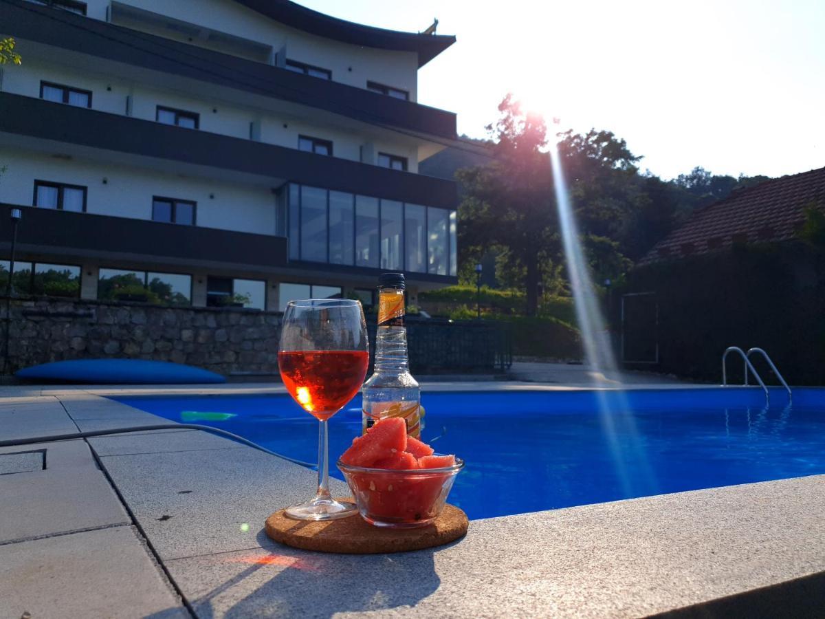Hotel Lohovo Bihać Eksteriør billede