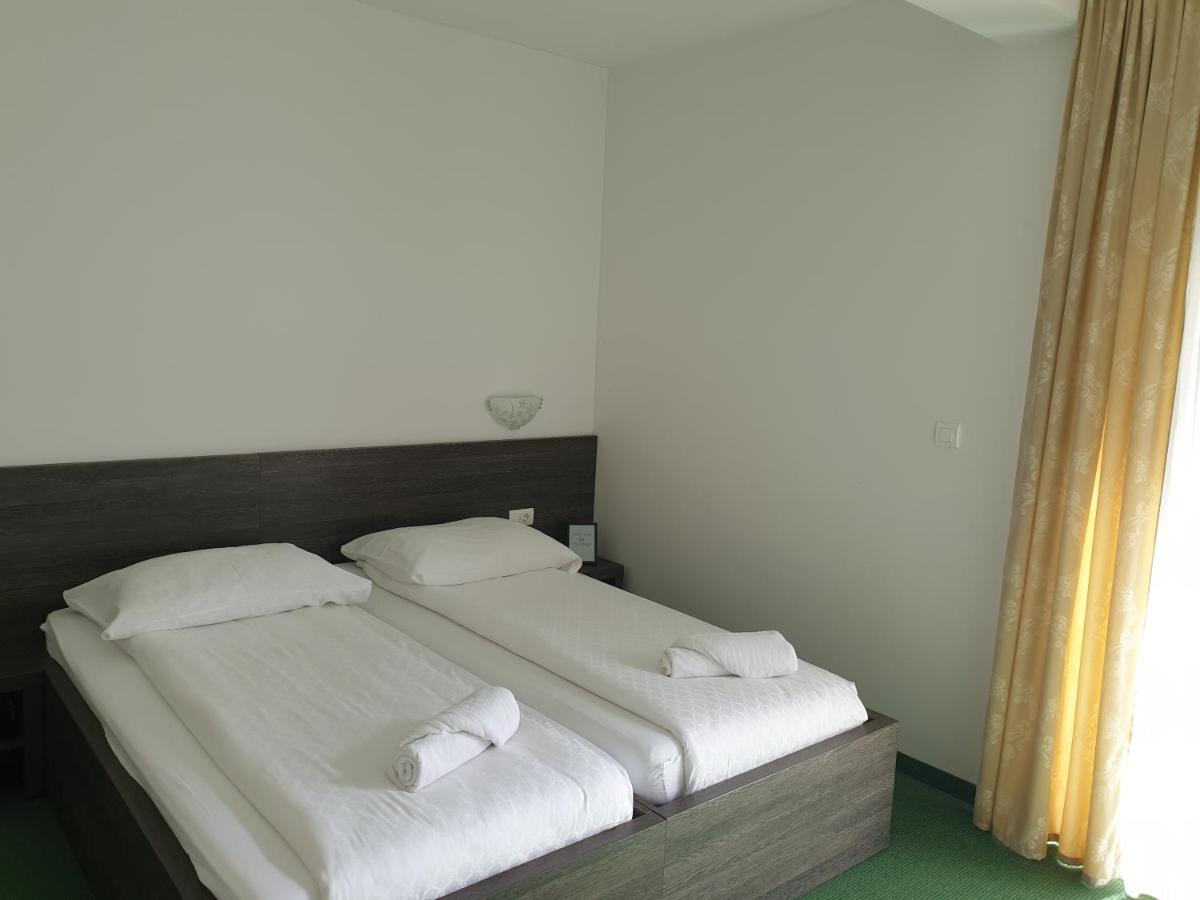Hotel Lohovo Bihać Eksteriør billede