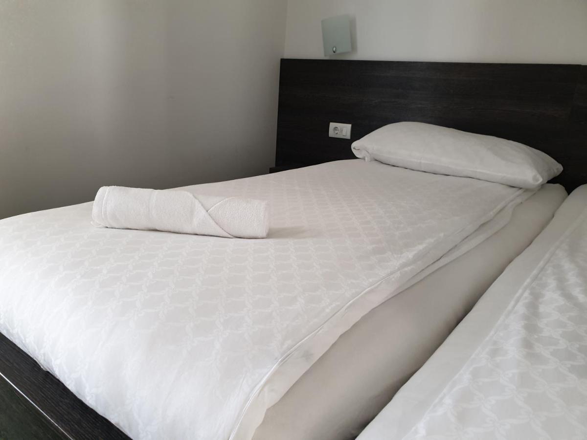 Hotel Lohovo Bihać Eksteriør billede