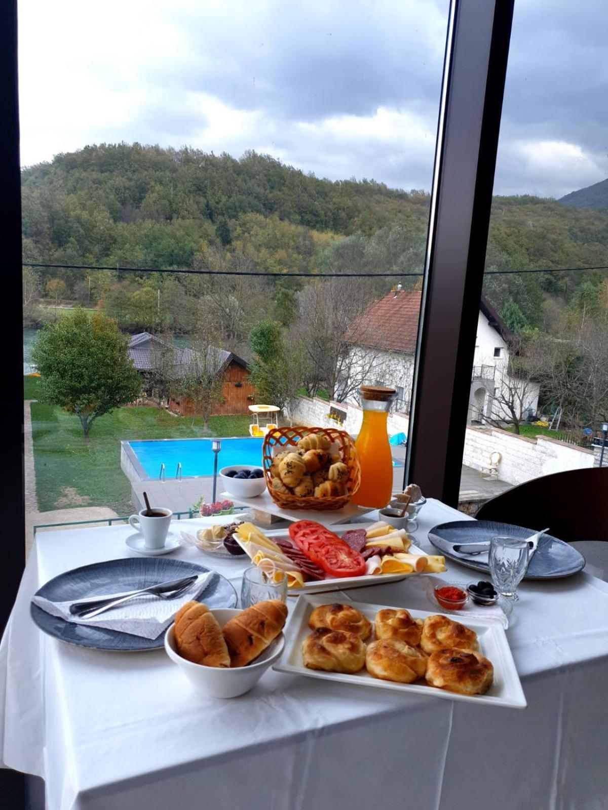 Hotel Lohovo Bihać Eksteriør billede